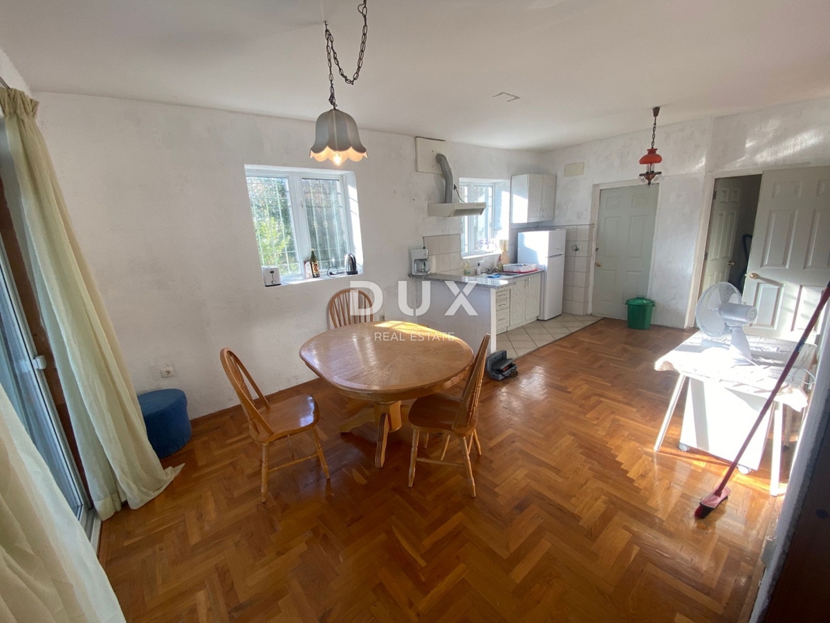 OPATIJA, BREGI - casa indipendente 400 m2 + giardino 826 m2 + 3 garage con vista mare! OCCASIONE!