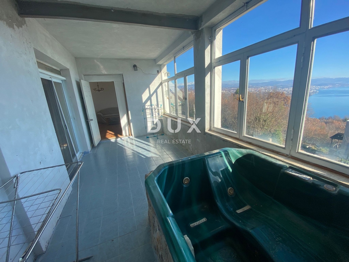 OPATIJA, BREGI - casa indipendente 400 m2 + giardino 826 m2 + 3 garage con vista mare! OCCASIONE!