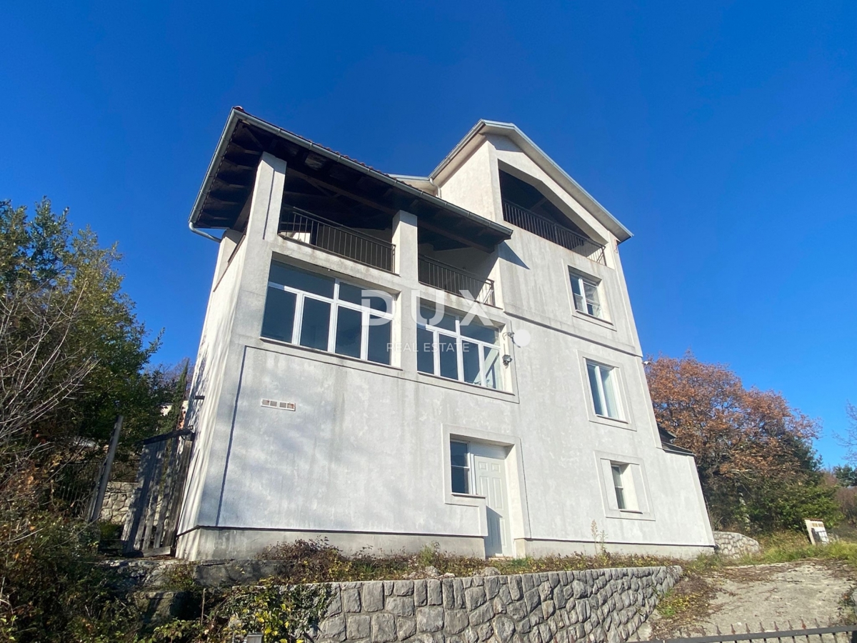 OPATIJA, BREGI - casa indipendente 400 m2 + giardino 826 m2 + 3 garage con vista mare! OCCASIONE!