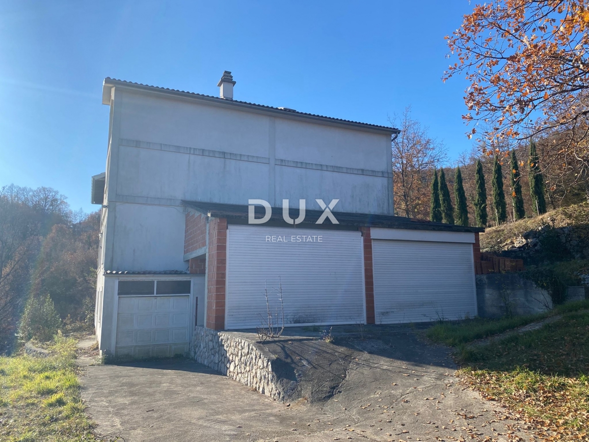 OPATIJA, BREGI - casa indipendente 400 m2 + giardino 826 m2 + 3 garage con vista mare! OCCASIONE!