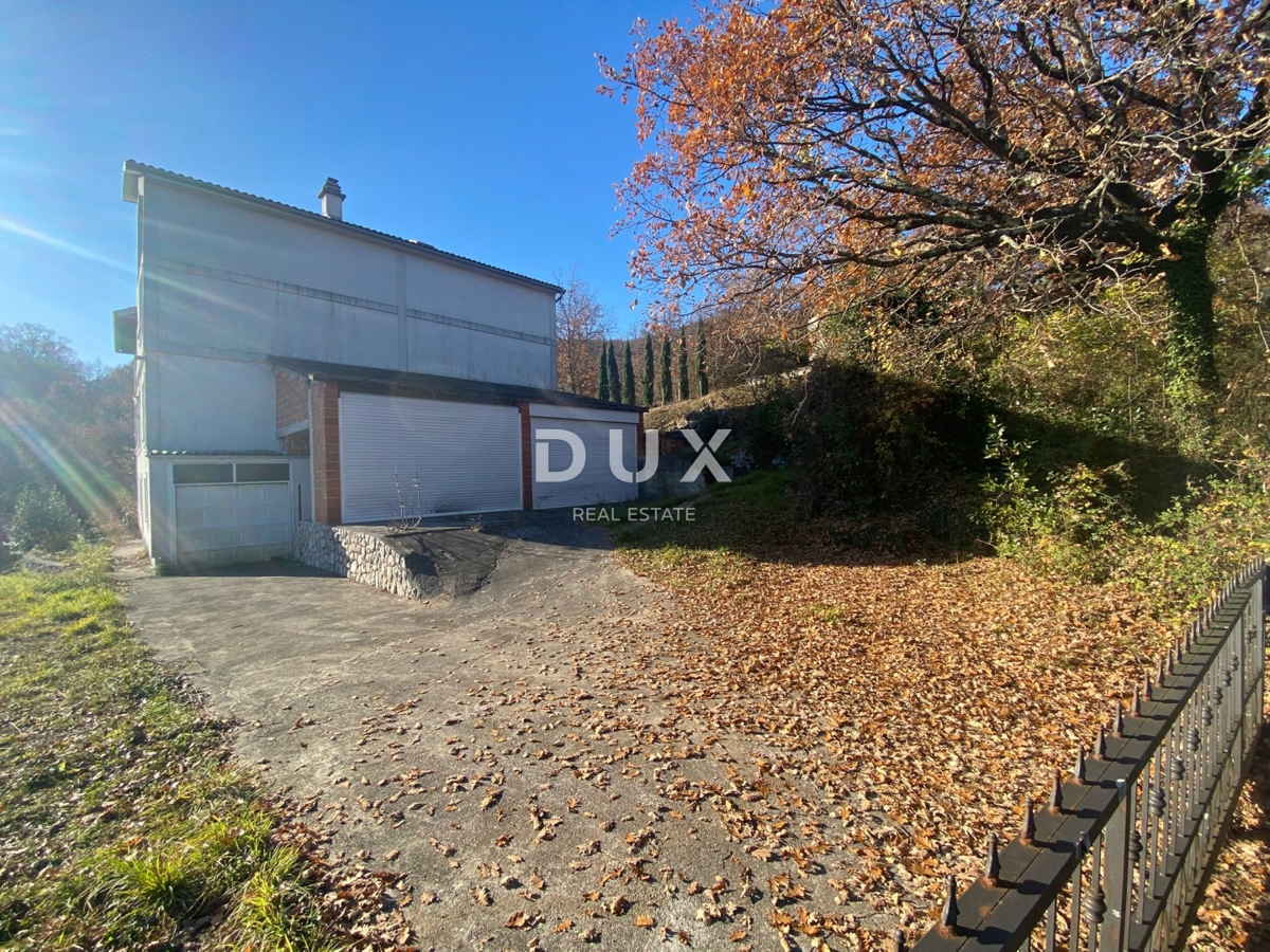 OPATIJA, BREGI - casa indipendente 400 m2 + giardino 826 m2 + 3 garage con vista mare! OCCASIONE!