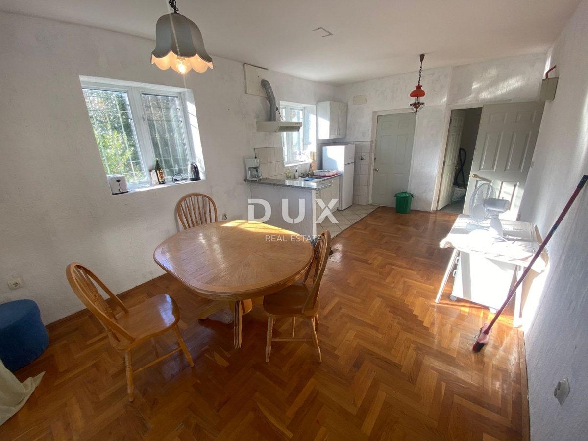 OPATIJA, BREGI - casa indipendente 400 m2 + giardino 826 m2 + 3 garage con vista mare! OCCASIONE!