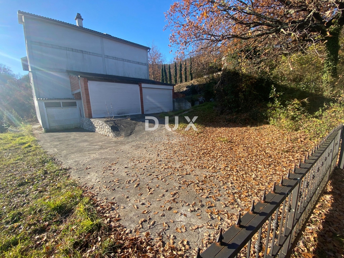 OPATIJA, BREGI - casa indipendente 400 m2 + giardino 826 m2 + 3 garage con vista mare! OCCASIONE!