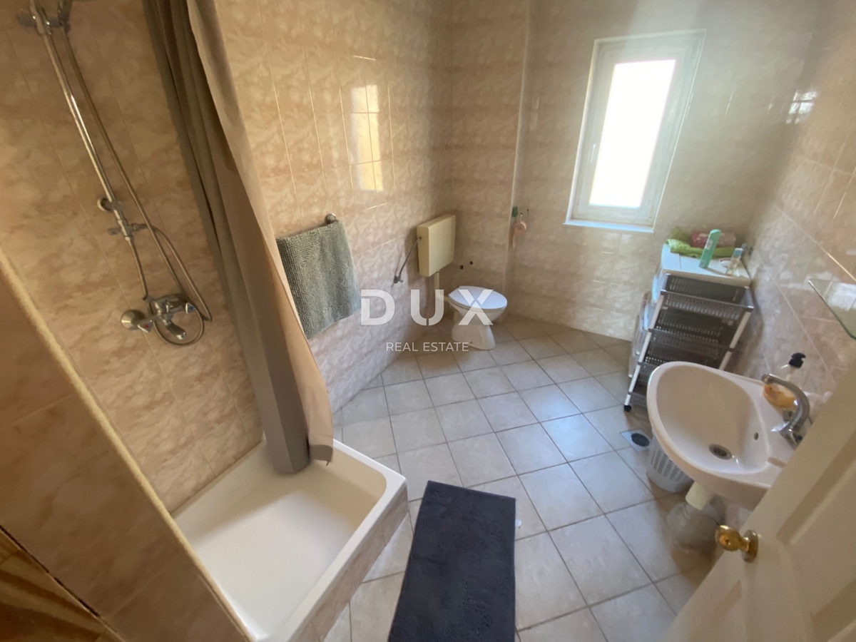 OPATIJA, BREGI - casa indipendente 400 m2 + giardino 826 m2 + 3 garage con vista mare! OCCASIONE!