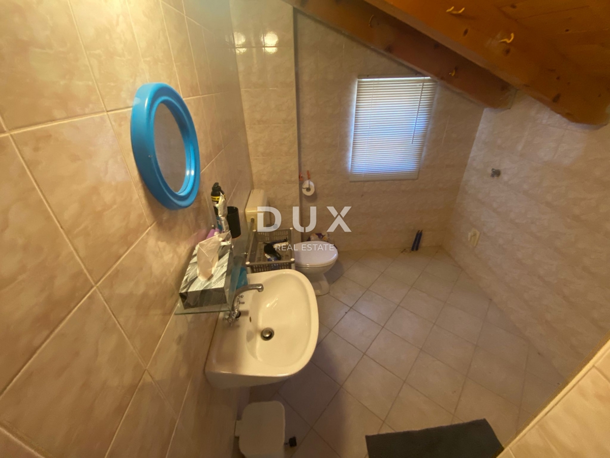 OPATIJA, BREGI - casa indipendente 400 m2 + giardino 826 m2 + 3 garage con vista mare! OCCASIONE!