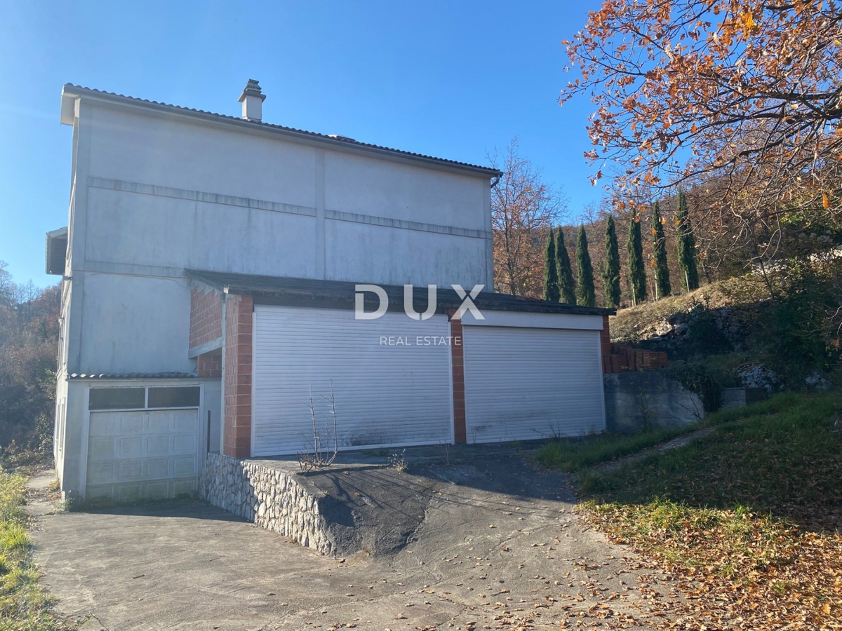 OPATIJA, BREGI - casa indipendente 400 m2 + giardino 826 m2 + 3 garage con vista mare! OCCASIONE!