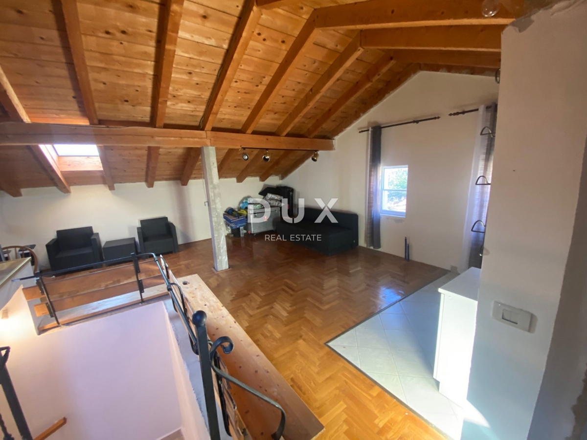 OPATIJA, BREGI - casa indipendente 400 m2 + giardino 826 m2 + 3 garage con vista mare! OCCASIONE!