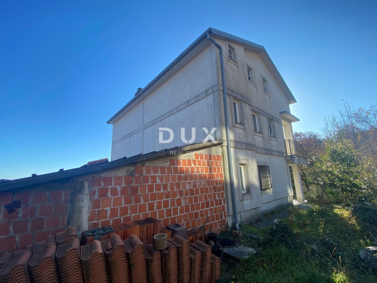 OPATIJA, BREGI - casa indipendente 400 m2 + giardino 826 m2 + 3 garage con vista mare! OCCASIONE!