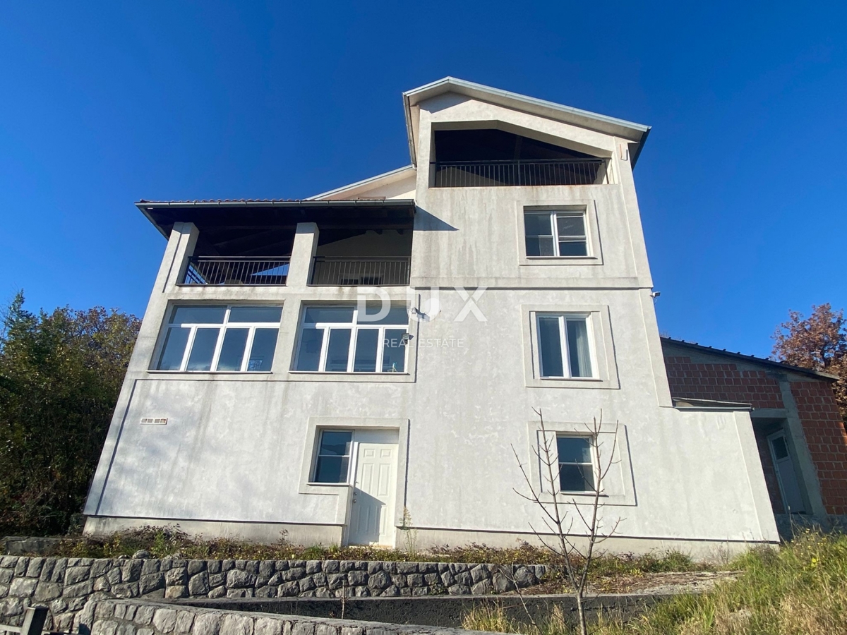 OPATIJA, BREGI - casa indipendente 400 m2 + giardino 826 m2 + 3 garage con vista mare! OCCASIONE!