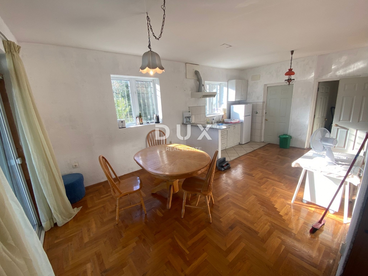 OPATIJA, BREGI - casa indipendente 400 m2 + giardino 826 m2 + 3 garage con vista mare! OCCASIONE!