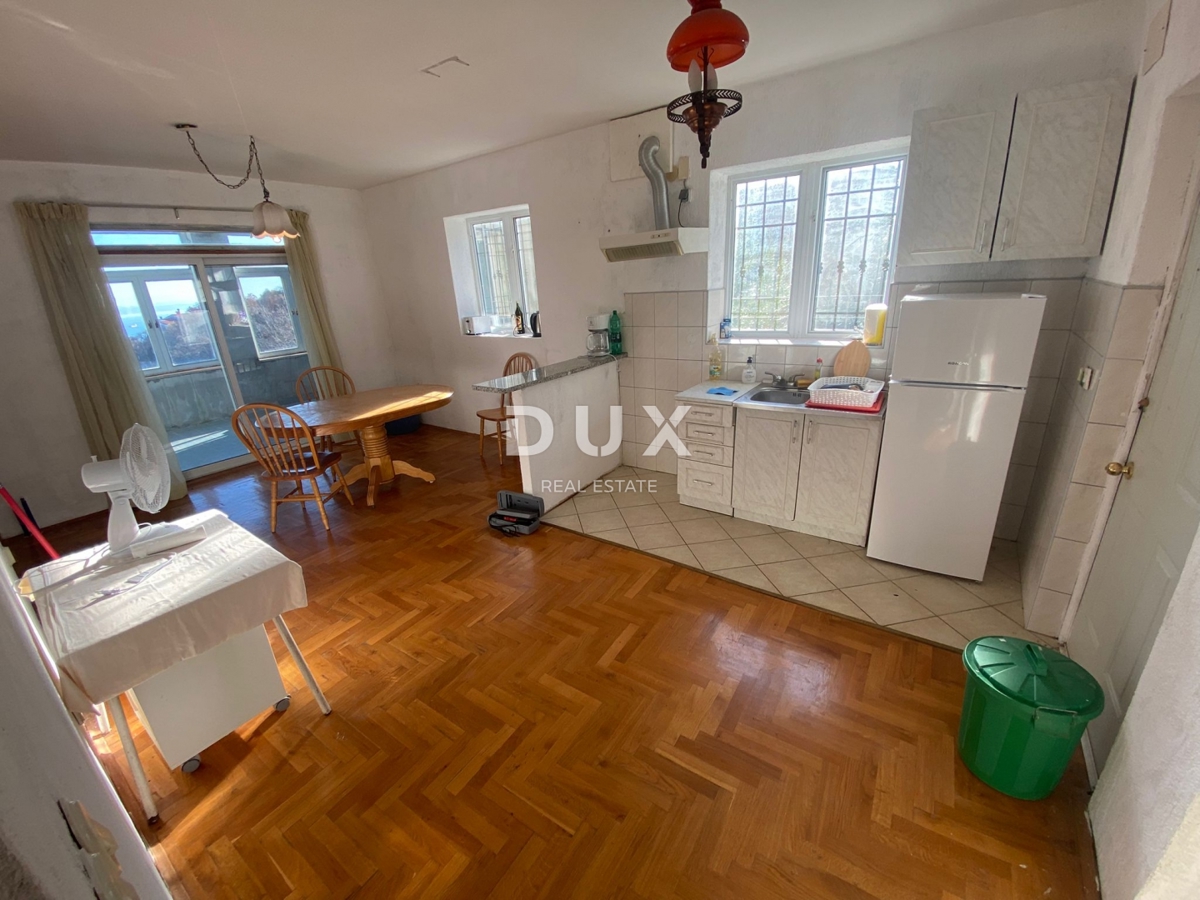 OPATIJA, BREGI - casa indipendente 400 m2 + giardino 826 m2 + 3 garage con vista mare! OCCASIONE!