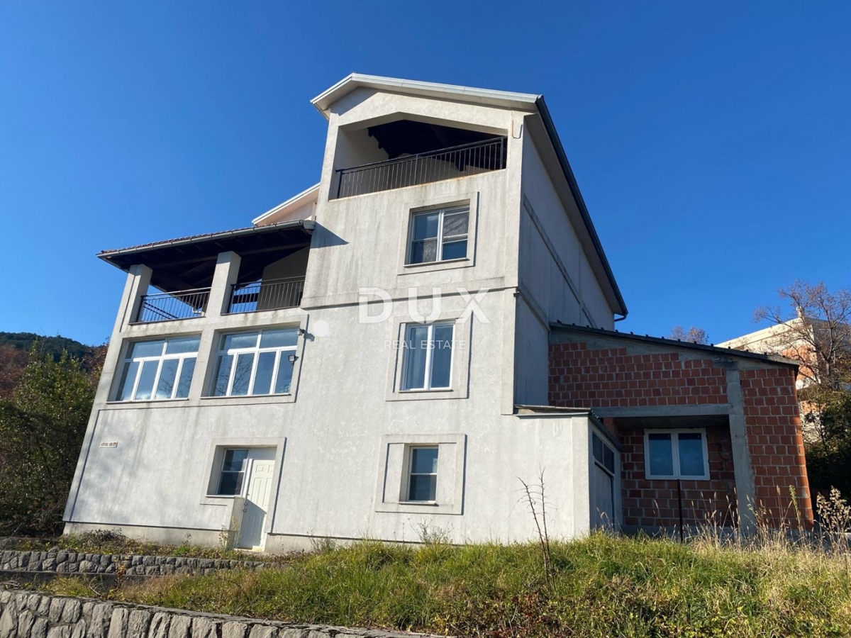 OPATIJA, BREGI - casa indipendente 400 m2 + giardino 826 m2 + 3 garage con vista mare! OCCASIONE!