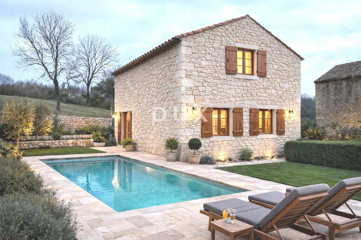 ISTRIA, RAKALJ - Casa istriana indipendente in pietra, con cortile e vista mare.