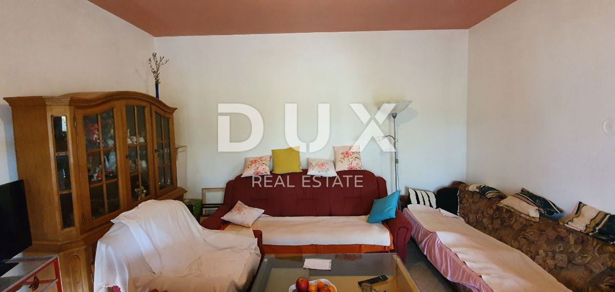 ISTRIA, POREČ - Palazzo condominiale con 5 unità abitative