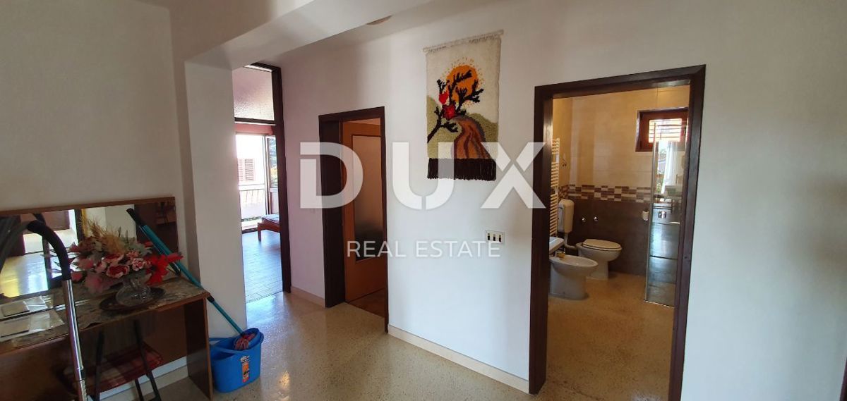 ISTRIA, POREČ - Palazzo condominiale con 5 unità abitative