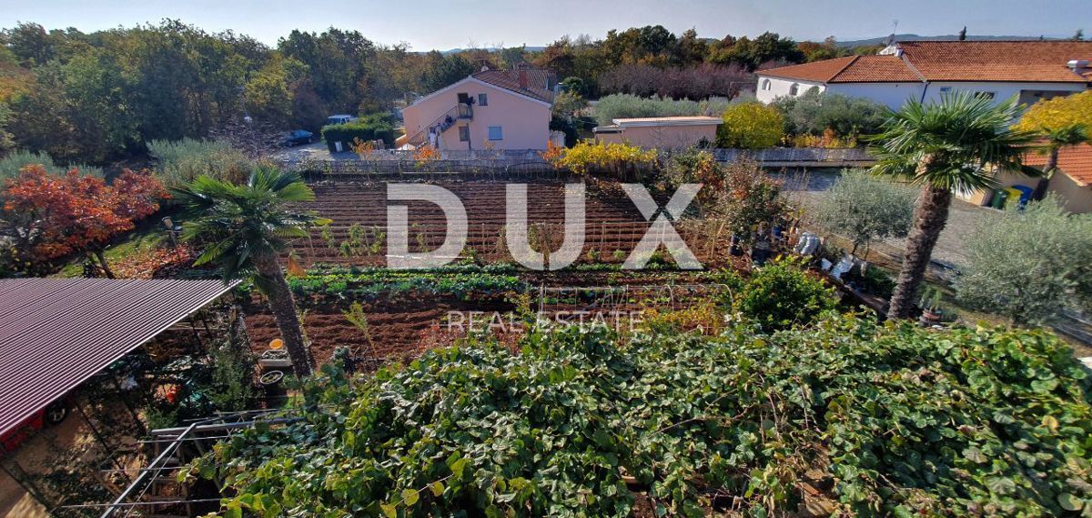 ISTRIA, POREČ - Palazzo condominiale con 5 unità abitative