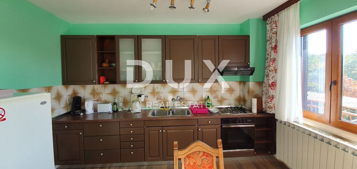 ISTRIA, POREČ - Palazzo condominiale con 5 unità abitative