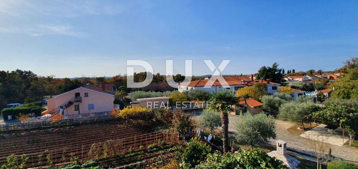 ISTRIA, POREČ - Palazzo condominiale con 5 unità abitative