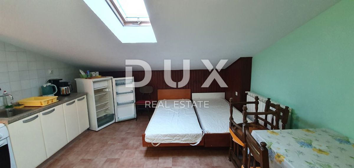 ISTRIA, POREČ - Palazzo condominiale con 5 unità abitative