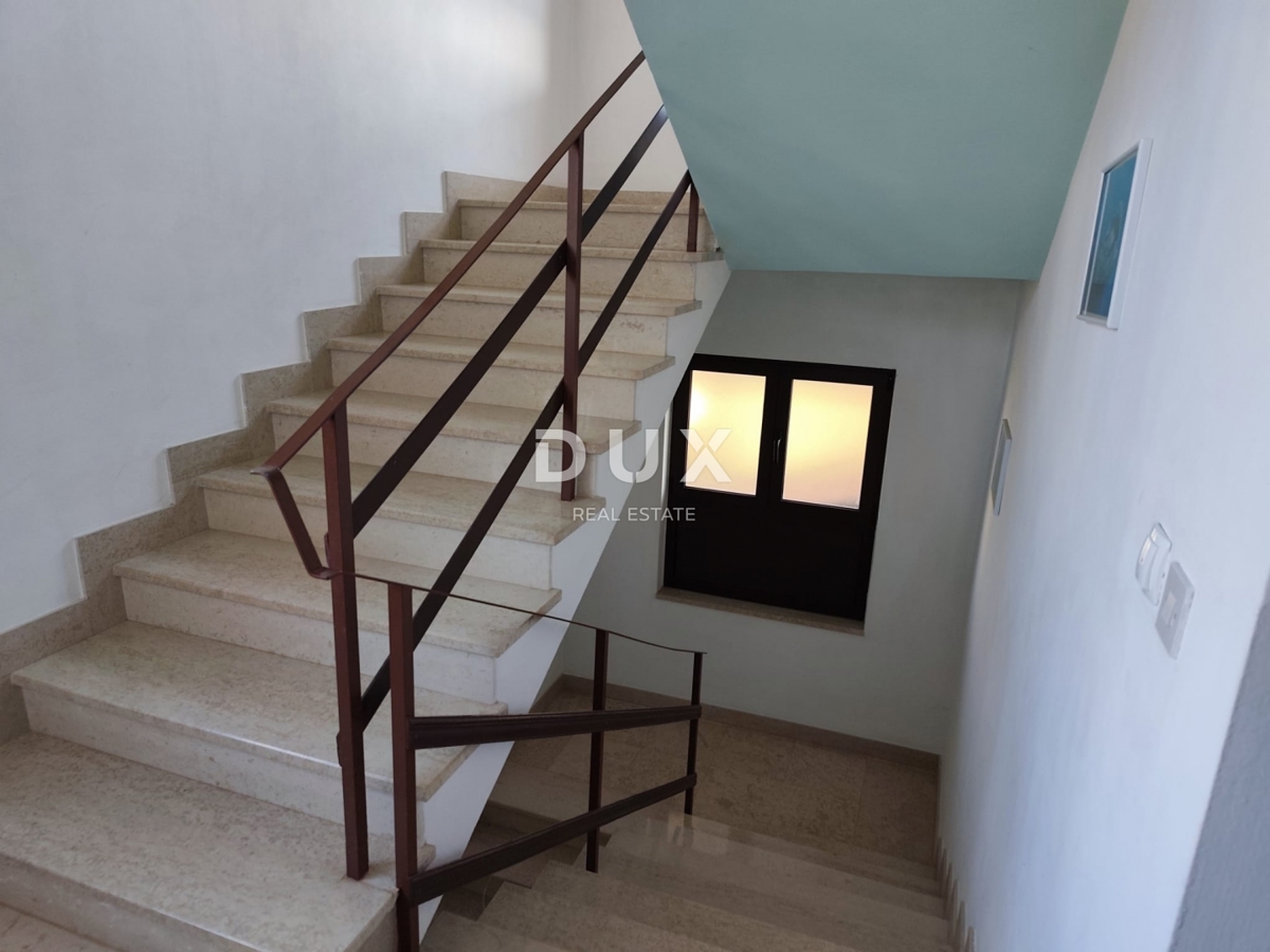 ISTRIA, POREČ - Palazzo condominiale con 5 unità abitative
