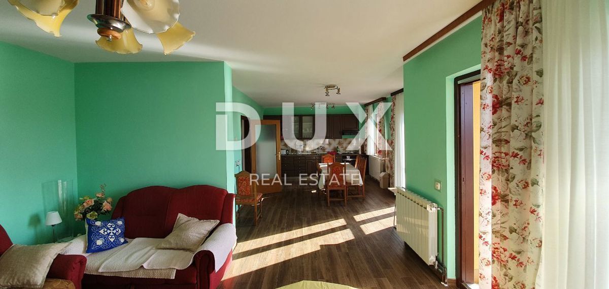 ISTRIA, POREČ - Palazzo condominiale con 5 unità abitative