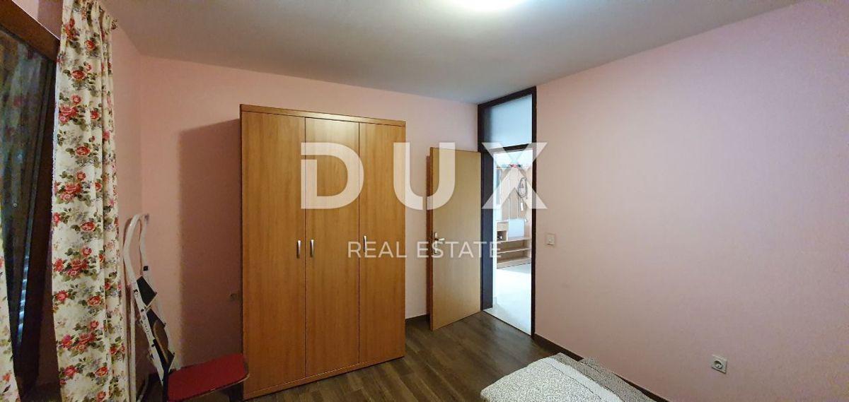 ISTRIA, POREČ - Palazzo condominiale con 5 unità abitative