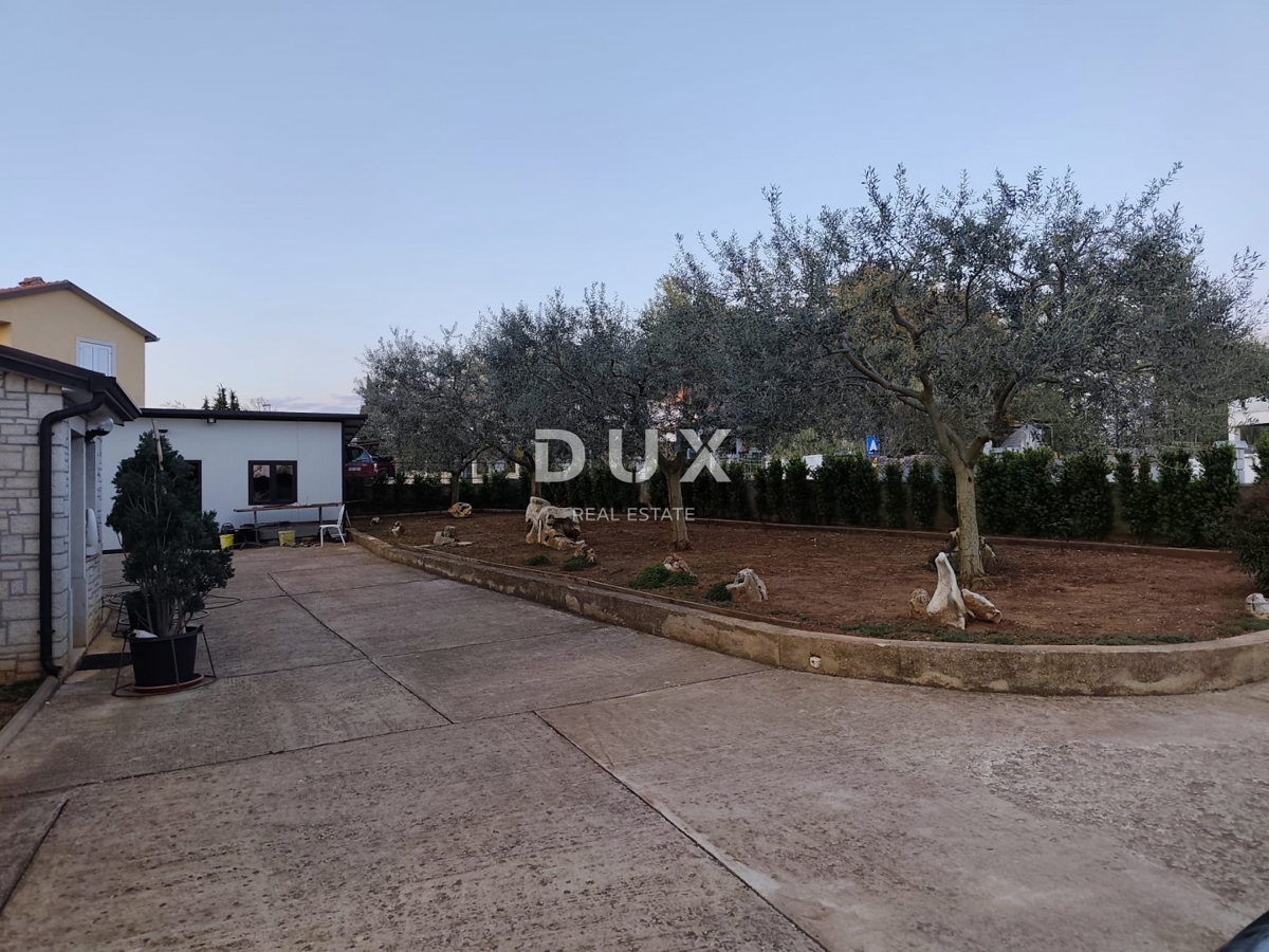 ISTRIA, POREČ - Palazzo condominiale con 5 unità abitative