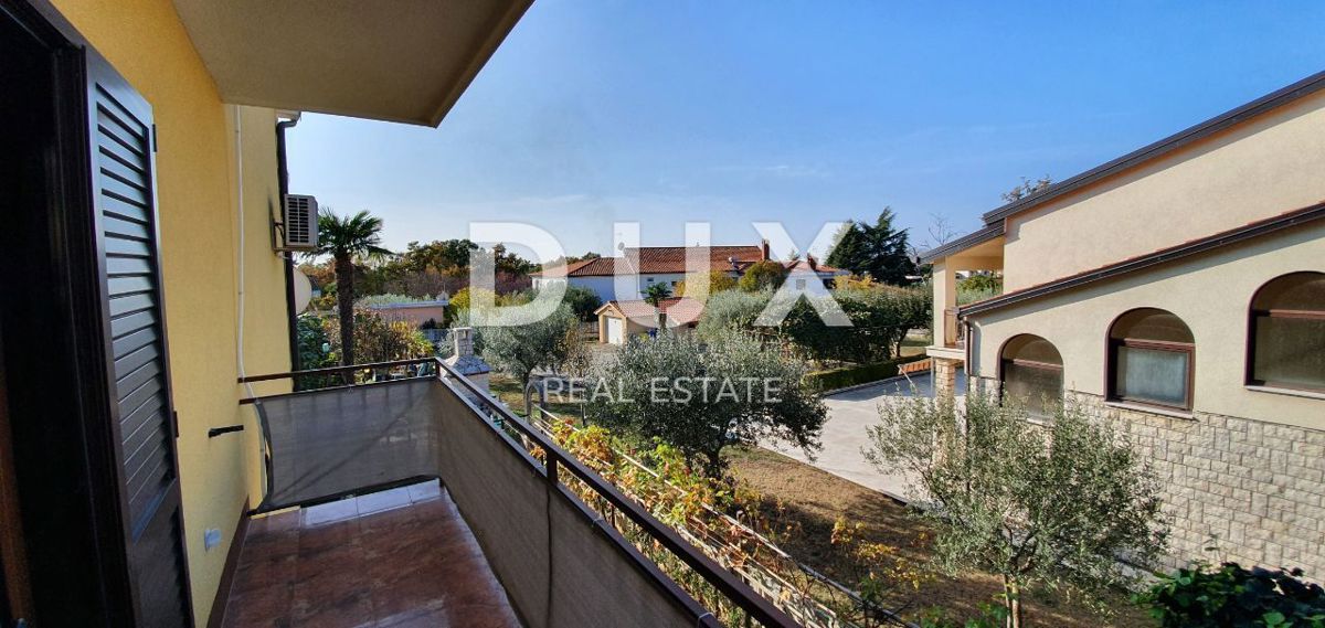 ISTRIA, POREČ - Palazzo condominiale con 5 unità abitative