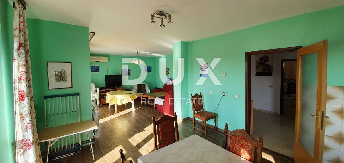 ISTRIA, POREČ - Palazzo condominiale con 5 unità abitative