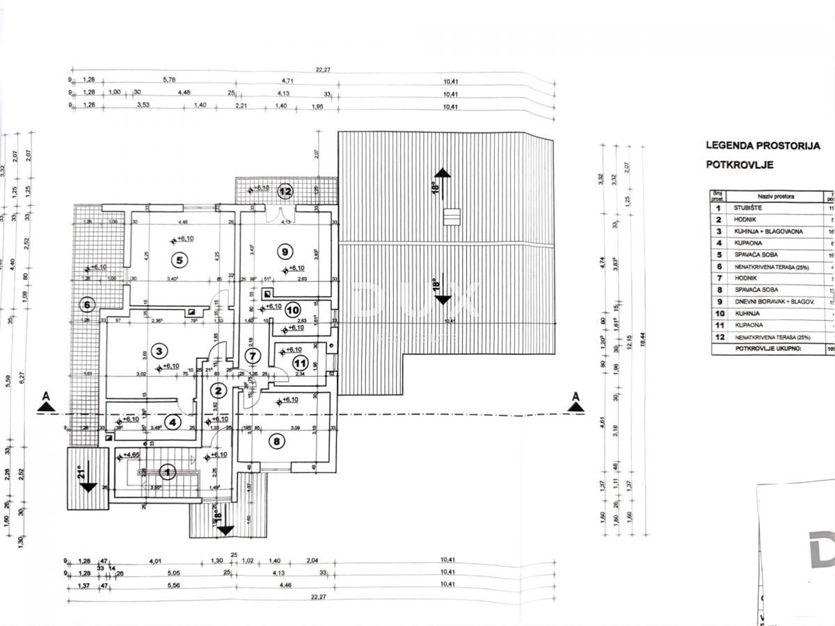 ISTRIA, POREČ - Palazzo condominiale con 5 unità abitative