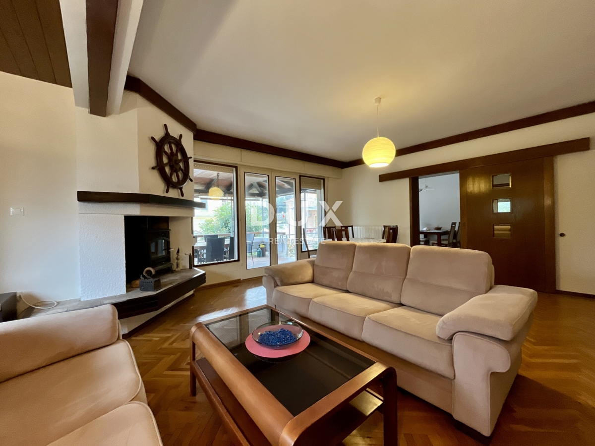 OPATIJA, LOVRAN - Casa indipendente a 50 m dal centro, a 150 m dal mare