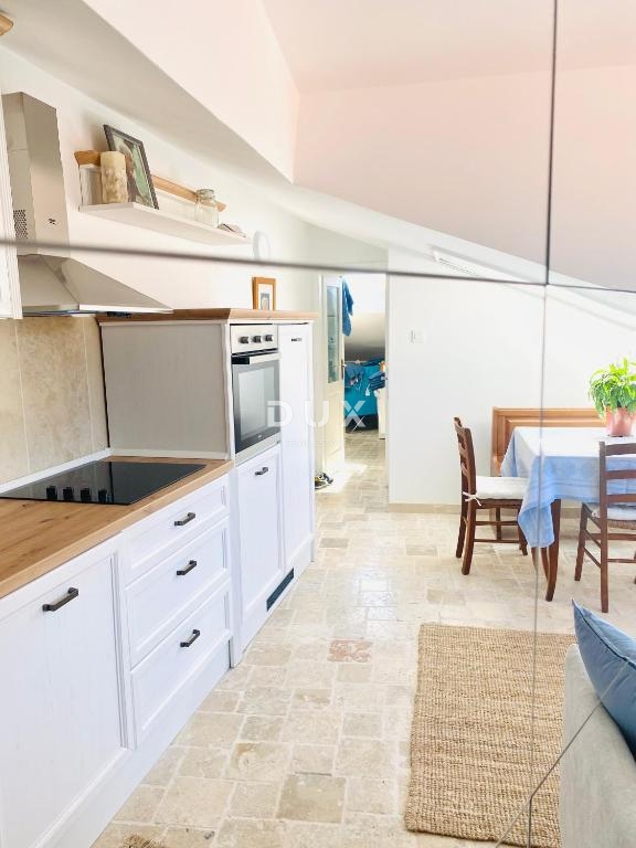 ISTRIA, NOVIGRAD – Appartamento nel centro storico