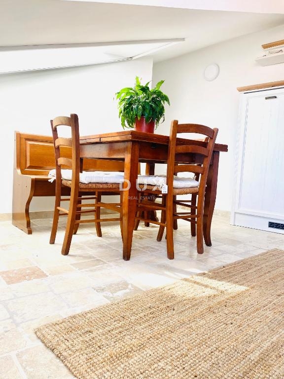 ISTRIA, NOVIGRAD – Appartamento nel centro storico