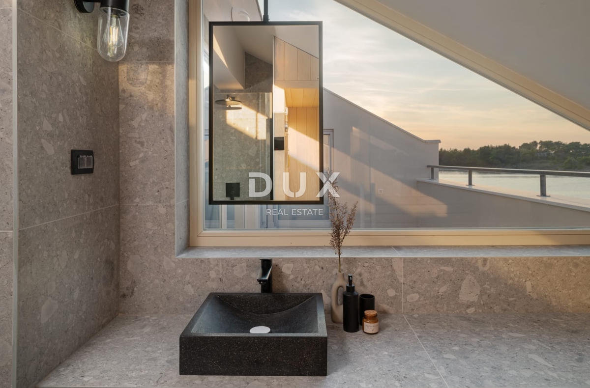 ZADAR, NIN – Villa esclusiva in prima fila sul mare