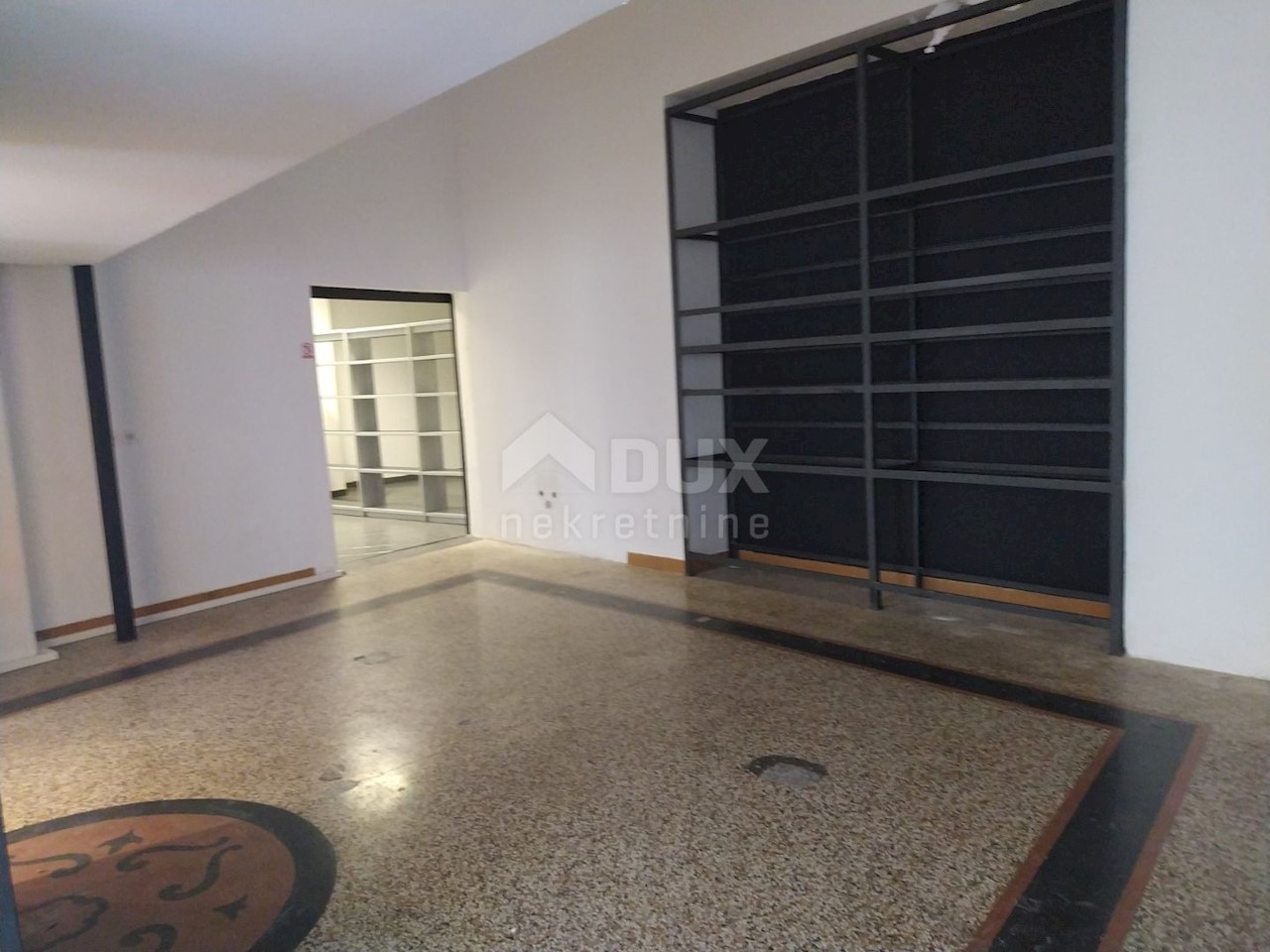 Locale commerciale Sušak, Rijeka, 98m2