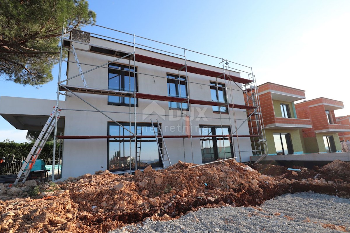 ISTRIA, POREČ - Villa di lusso con giardino e vista mare