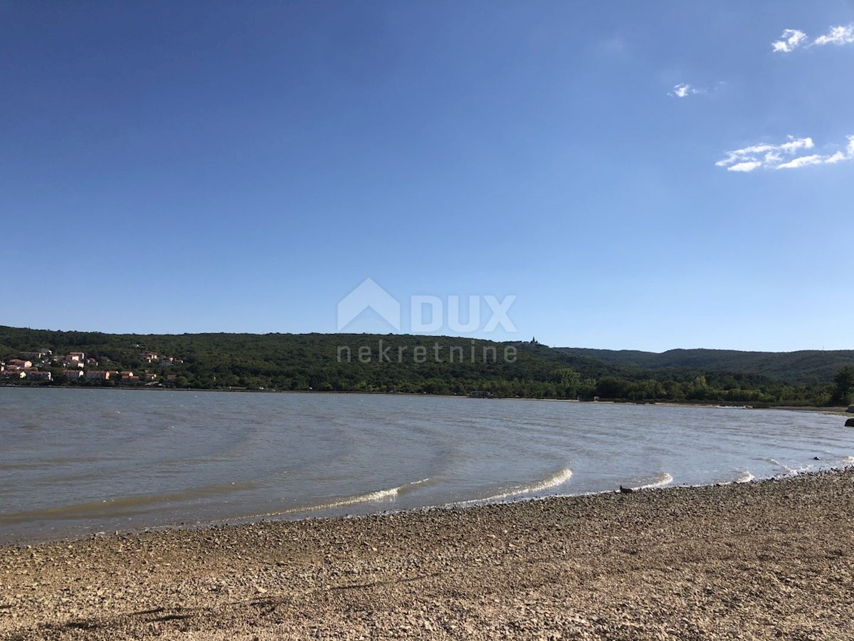 ISOLA DI KRK, ČIŽIĆI - Ottimo terreno edificabile vicino al mare