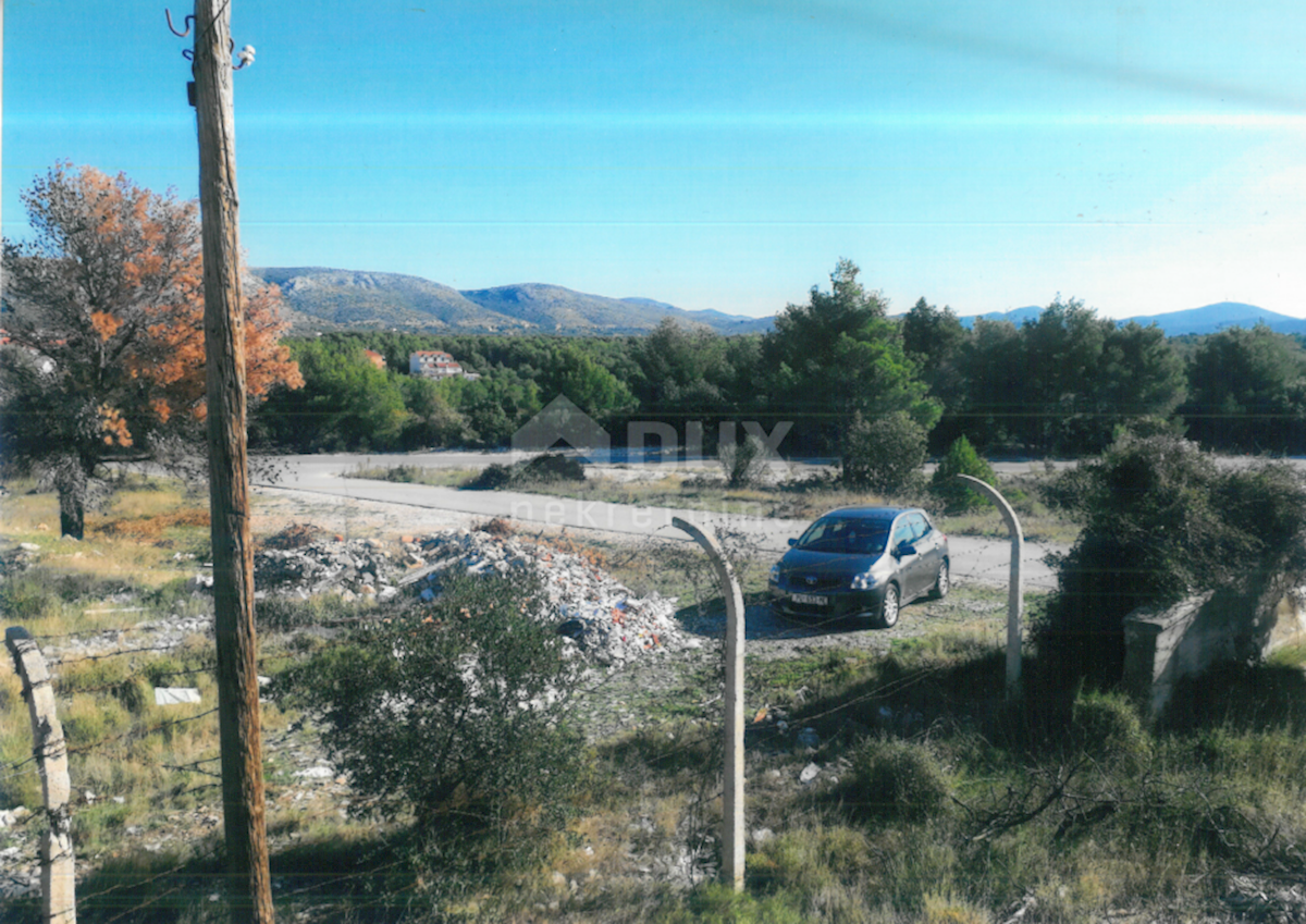 ŠIBENIK, DONJE POLJE - Terreno per scopi sociali