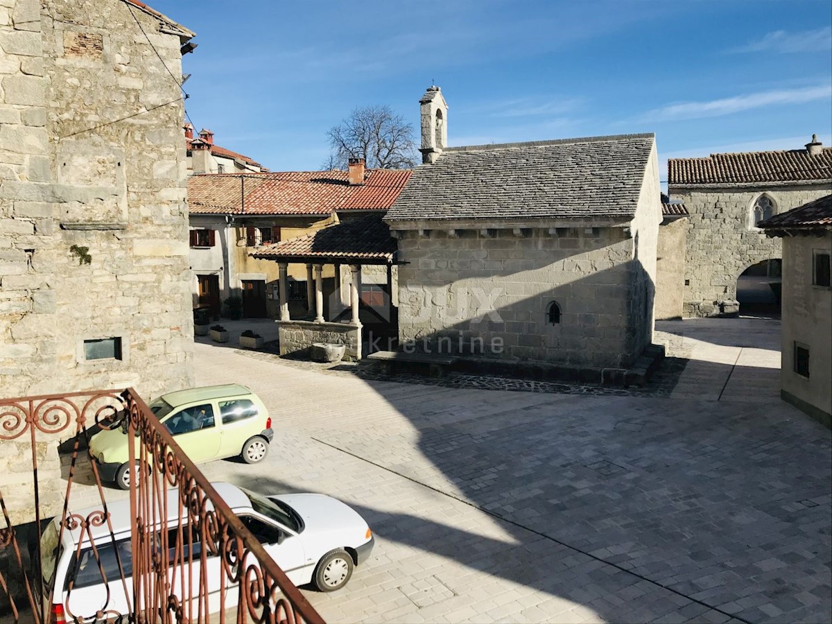 ISTRIA, GRAČIŠĆE - Casa nel centro del paese