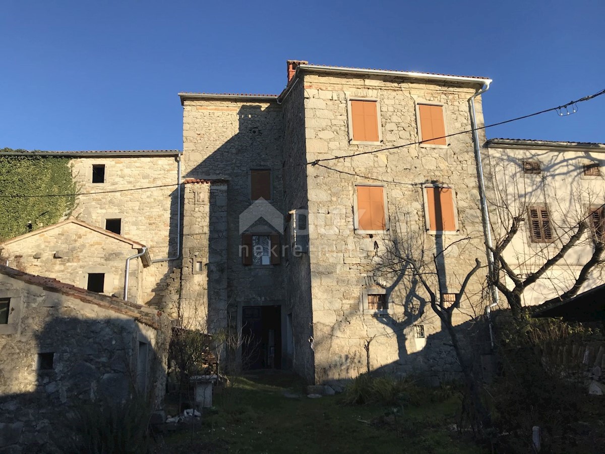 ISTRIA, GRAČIŠĆE - Casa nel centro del paese