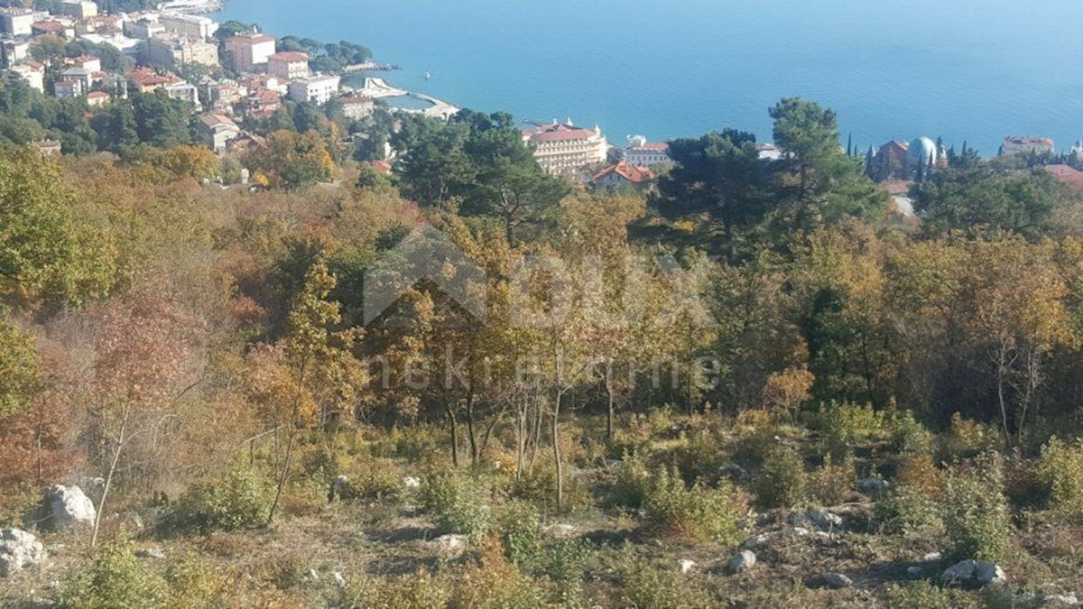 OPATIJA - terreno edificabile 10184m² per una casa bifamiliare / villa / edificio residenziale - appartamenti