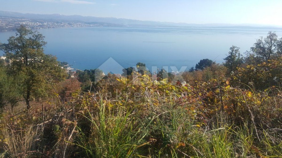 OPATIJA - terreno edificabile 10184m² per una casa bifamiliare / villa / edificio residenziale - appartamenti