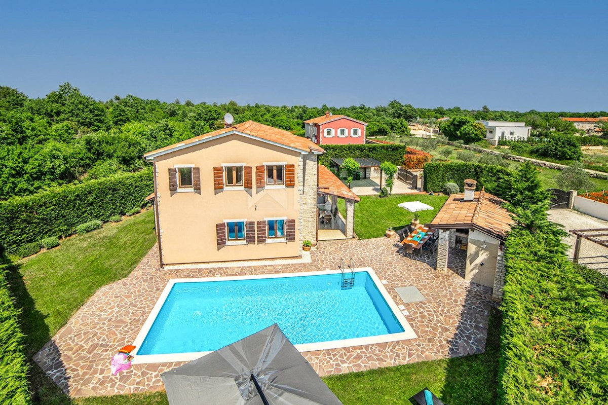 ISTRIA, SVETVINČENT - Villa rustica in un villaggio tranquillo