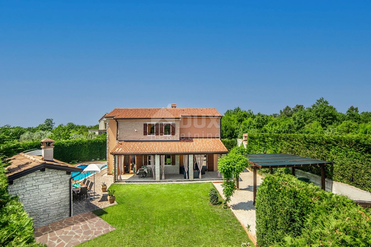 ISTRIA, SVETVINČENT - Villa rustica in un villaggio tranquillo