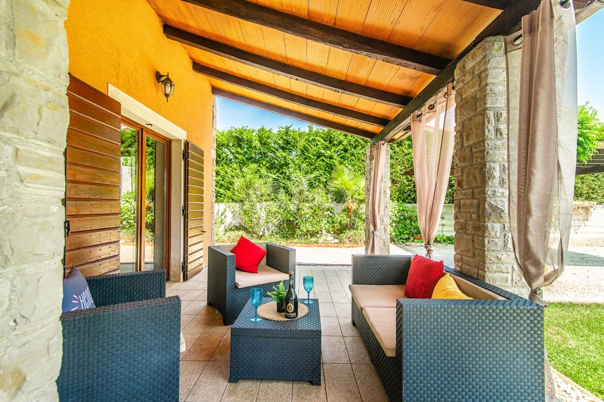 ISTRIA, SVETVINČENT - Villa rustica in un villaggio tranquillo