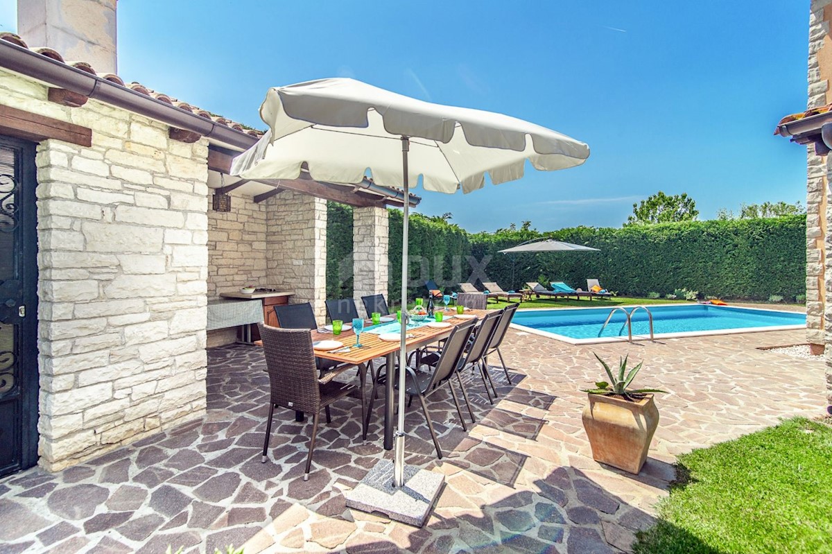ISTRIA, SVETVINČENT - Villa rustica in un villaggio tranquillo