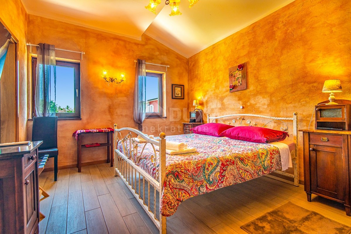 ISTRIA, SVETVINČENT - Villa rustica in un villaggio tranquillo