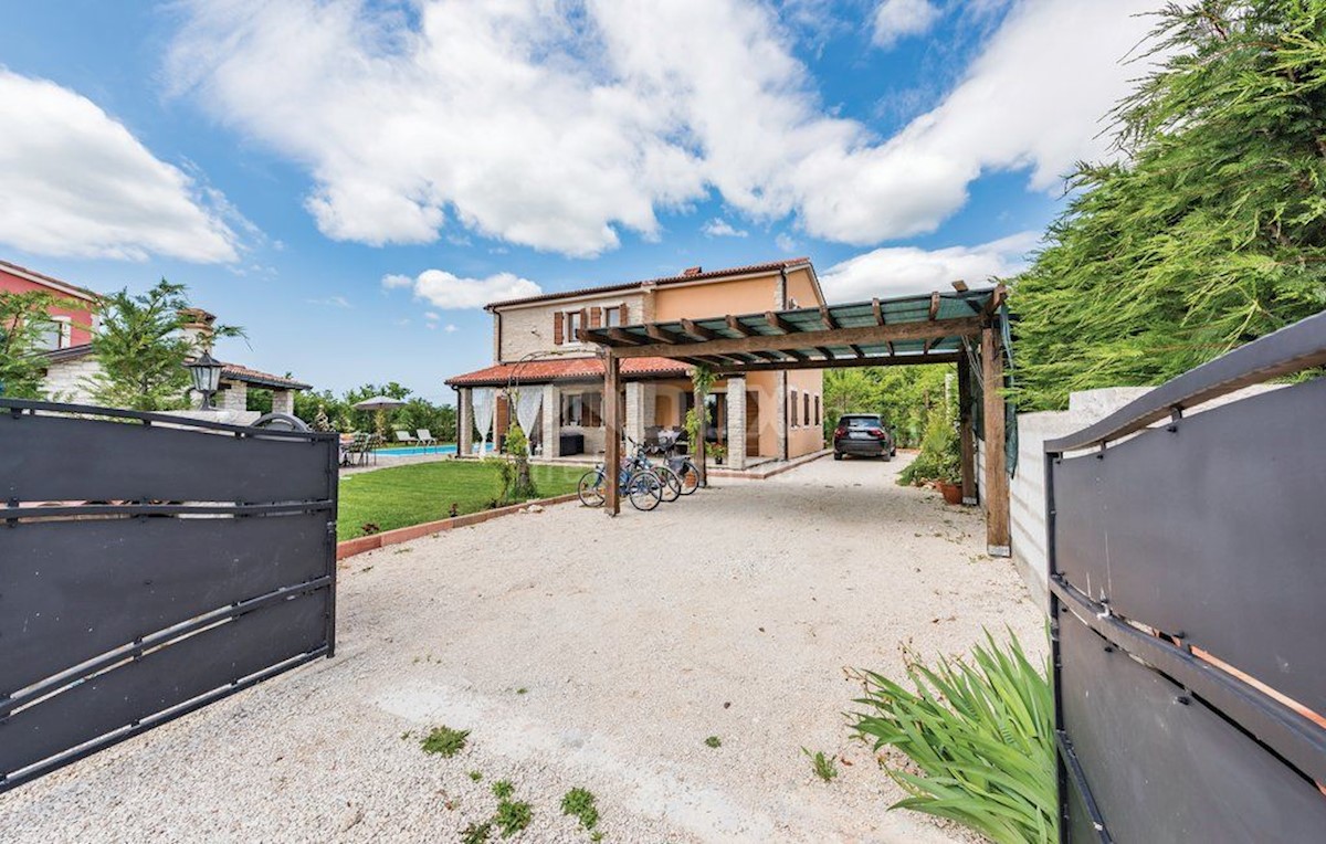 ISTRIA, SVETVINČENT - Villa rustica in un villaggio tranquillo
