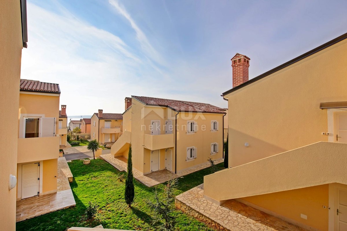 ISTRIA, MEDULIN - Casa con due appartamenti, a 140 m dalla spiaggia