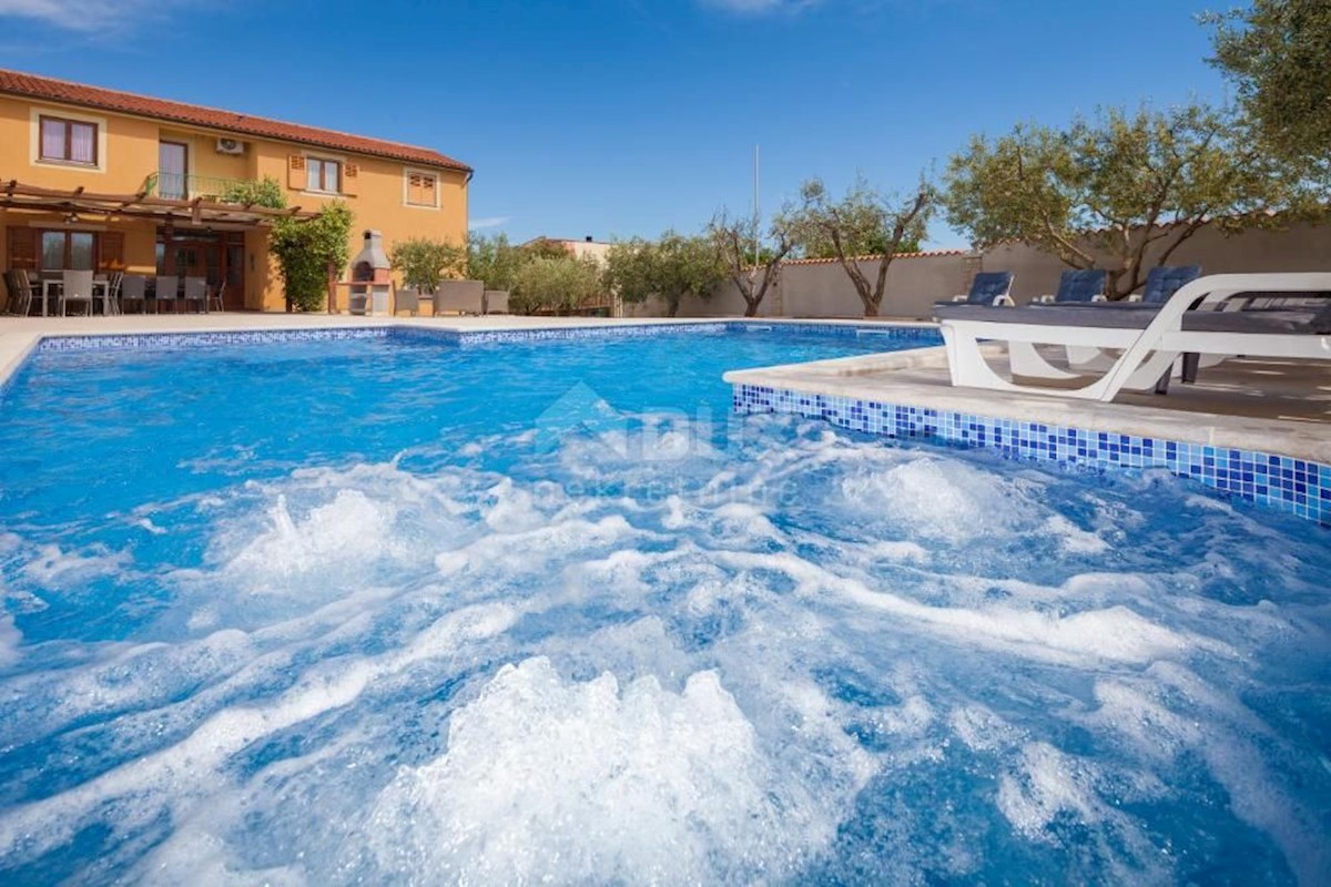 ISTRIA, BANJOLE - Casa con piscina e garage